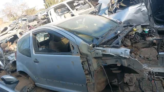 Citroën c2 vtr stripping for spares