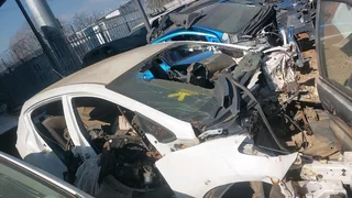 Kia cerato 2012 stripping for spares