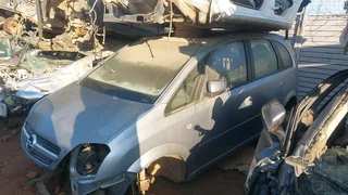 Opel meriva 1.8 stripping for spares