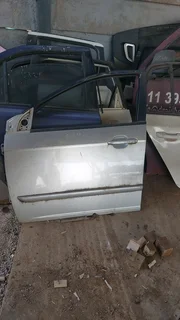 Tata vista left front door for sale