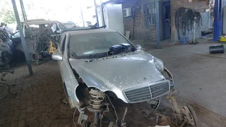 Mercedes-Benz c270 w203 stripping for spares