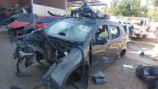 Chevrolet trailblazer 2.8 stripping for spares