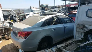 Chevrolet cruze 1.8 stripping for spares