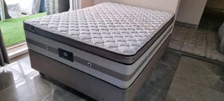 WE COME TOO YOUR HOME WITH OUR BEDS DOUBLE AND QUEENS FROM R2950 - R3950 WATSAP 0736552664