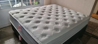 WE COME TOO YOUR HOME WITH OUR BEDS DOUBLE AND QUEENS FROM R2950 - R3950 WATSAP 0736552664