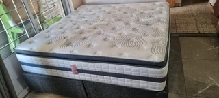 WE COME TOO YOUR HOME WITH OUR BEDS DOUBLE AND QUEENS FROM R2950 - R3950 WATSAP 0736552664