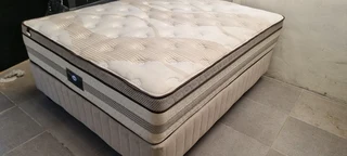 QUEEN BED WITH THICK HEAVY DUTY MARESS PLUS BASE R3950 WATSAP 0736552664