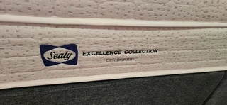 KING BED EXTRA LENGHT WITH PILLOWTOP MATRESS AS NEW R5500 WATSAP 0736552664