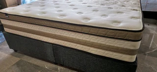 KING BED GOLD WITH HEAVY DUTY MATRESS STILL EXCELLENT AND CLEAN R5500 WATSAP 0736552664