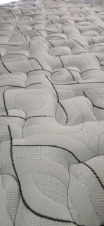 TOP OF THE RANGE KING BED EXTRA LENGHT RETAILS FOR R25 000 SELLING FOR R8500  WATSAP 0736552664