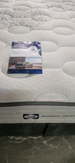 BRAND NEW STILL POCKET SPRING KING BED R5950 WATSAP ME 0736552664
