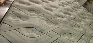 BRAND NEW STILL HARDLY USED KING BED TOP OF RANGE R8500 WATSAP 0736552664