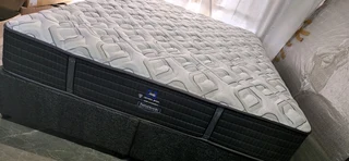 King Bed Extra Lenght As New Still R8500 Watsap Me Rather 0736552664