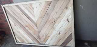 WE MANUFACTURE PALLET BEDBASES AND HEADBOARDS FRM R1450 - R1950 WATSAP 0736552664