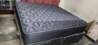 KING BED TOP OF RANGE POCKET SPRING 160 KG PER SIDE R6950 WATSAP 0736552664