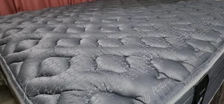 KING BED TOP OF RANGE POCKET SPRING 160 KG PER SIDE R6950 WATSAP 0736552664