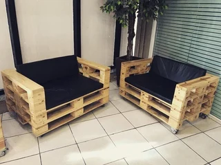 WE MAKE OUTDOOR AND INDOOR PALLET COUCHES WITH CUSHIONS FRM R5950 - R7950 WATSAP 0736552664
