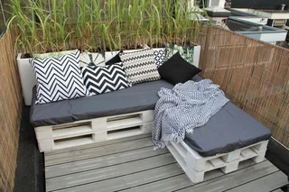 WE MAKE OUTDOOR AND INDOOR PALLET COUCHES WITH CUSHIONS FRM R5950 - R7950 WATSAP 0736552664