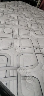 TOP OF RANGE KING BED EXTRA LENGHT R8950 , RETAILS R32 400 WATSAP 0736552664