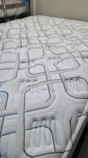 TOP OF RANGE QUEEN BED R7950 RETAILS R22 500 WATSAP 0736552664