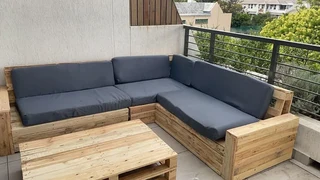L  Shape Pallet Couches Made With Cushions From R6950 - R895o Watsap Me Rather 0736552664