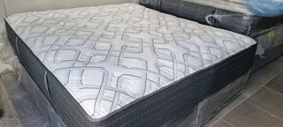 KING EXTRA LENGHT TOP OF RANGE BED R8950 AS NEW WATSAP 0736552664