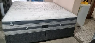 King Bed With Thick Heavy Duty Matress Plus Base R4500 Watsap 0736552664