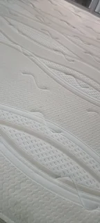 QUEEN BED GOOD CONDITION R3500 , WATSAP ME 0736552664