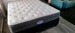 Queen Bed As New With Pillowtop Matress And Base R3500 Can Deliver Watsap 0736552664