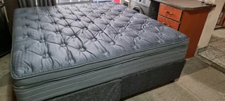 KING BED WITH PILLOWTOP MATRESS AND BASES R4500 AS NEW WATSAP 0736552664