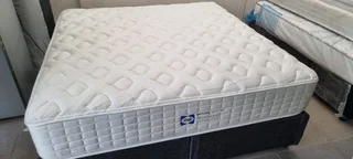 Selling Well Known Name Branded King Pocketspring Matress With 2 Bedbases ( R7950