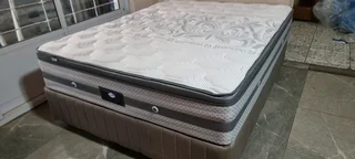 QUEEN BED WITH THICK HEAVY DUTY MATRESS PLUS BASE R2950 RETAILS FOR R10 000 WATSAP 0736552664