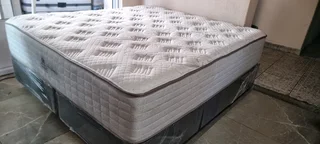 KING BED XTRA LENGHT  TOP OF RANGE R8950 , RETAILS R29 000 WATSAP 0736552664