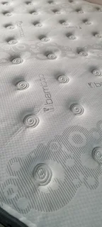 QUEEN BED R2500 WATSAP 0736552664 , EXCELLENT CONDITION COLLECT OR CAN DELIVER