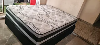 QUEEN BED WITH THICK HEAVY DUTY MATRESS PLUS BASE R3500 WATSAP 0736552664 , CAN DELIVER