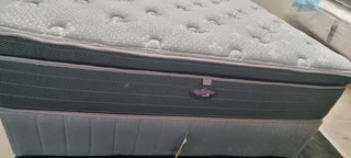 Queen Xtra Lenght Top Of Range Excellent Pocket Spring And Pillowtop Matress And Base R5950