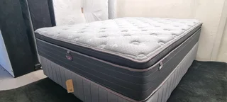 QUEEN XTRA LENGHT TOP OF RANGE EXCELLENT POCKET SPRING AND PILLOWTOP MATRESS AND BASE R5950
