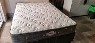 DOUBLE BED WITH LUXURIOUS POCKET SPRING MATRESS PLUS BASE R3750 WATSAP 0736552664