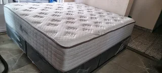 King Bed Xtra Lenght Top Of Range Retails R36 000 Selling R8900 Only Watsap 0736552664