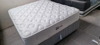 Queen Bed Top Of Range R5500 Watsap 0736552664