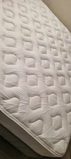 QUEEN BED TOP OF RANGE R5500 WATSAP 0736552664