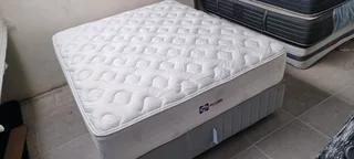QUEEN BED TOP OF RANGE R5500 WATSAP 0736552664