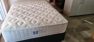 Exclusive Top Of Range Double Bed Retails R20 800 Selling For R5950 Only High End Luxury