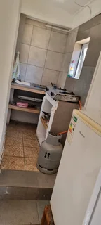 Seperate Entrance Available For Single /married Couple No Kids R4750 Pm Plus Deposit Is The Same