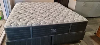 KING BED TOP OF RANGE XTRA LENGHT R6950 SELLING FOR LOW PRICE RETAILS R27 000 WATSAP 0736552664