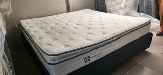 Queen Bed With Pillowtop Matress And Base R2500 Watsap 0736552664 , Extra Condition