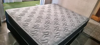 QUEEJ BEDS FOR SALE DEMO STOCK FROM R2000 WATSAP 0736552664 CAN DELIVER ALL AREAS
