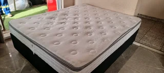 QUEEJ BEDS FOR SALE DEMO STOCK FROM R2000 WATSAP 0736552664 CAN DELIVER ALL AREAS