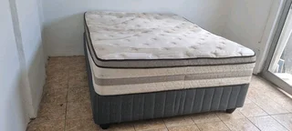 Queen Bed R3500 Watsap 0736552664 Thick Matress Plus Base