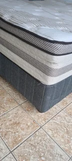 QUEEN BED R3500 WATSAP 0736552664 THICK MATRESS PLUS BASE